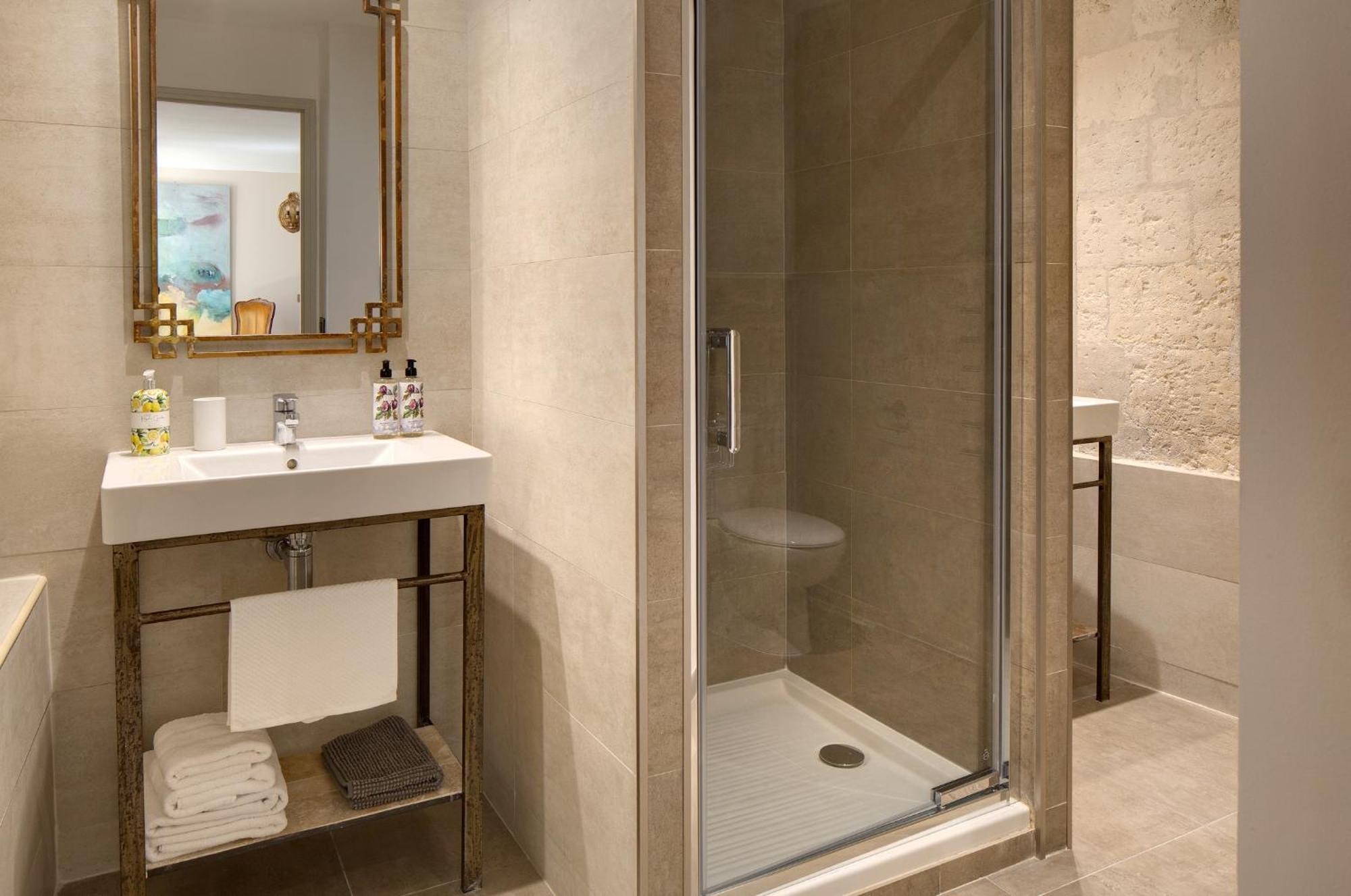 La Maison Des Augustins 4 Stars Spa Et Fitness Avignon Cameră foto