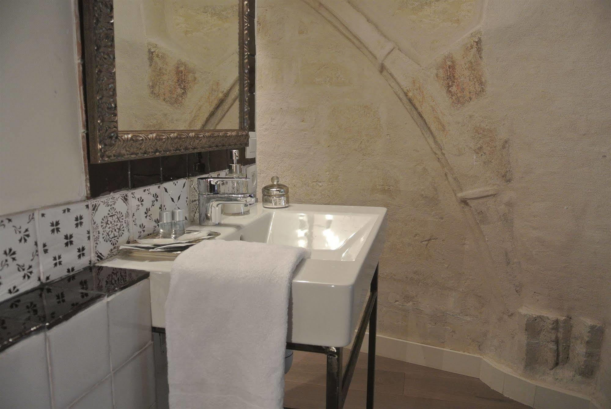 La Maison Des Augustins 4 Stars Spa Et Fitness Avignon Exterior foto